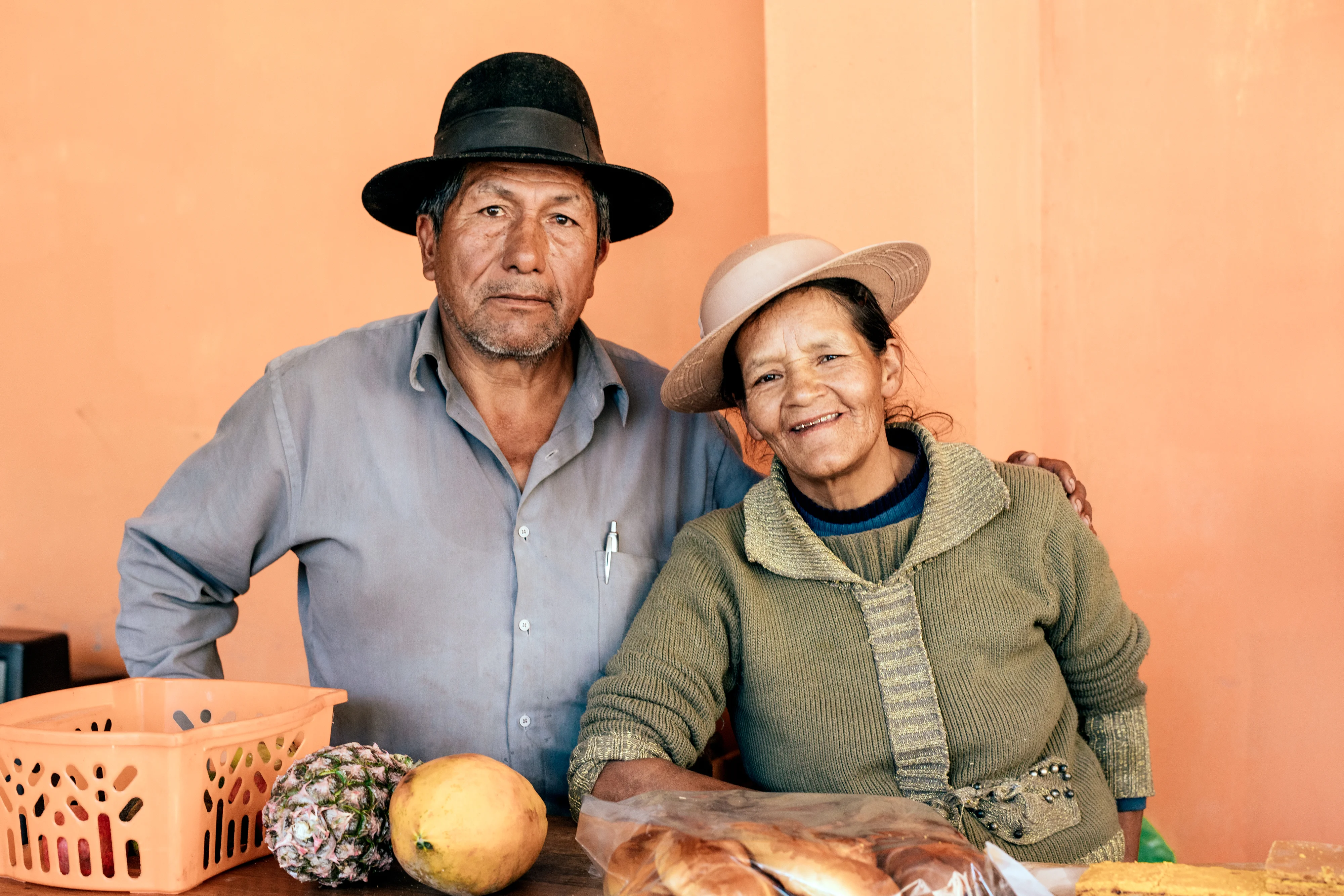 Peru couple on orange background