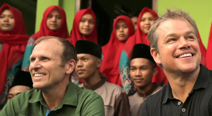 Water.org Co-founders Matt Damon and Gary White in India